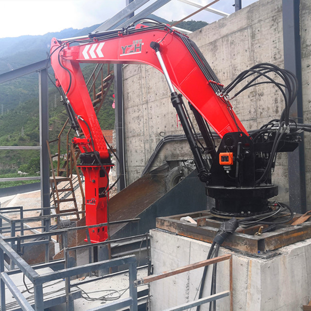 Rockbreaker Boom System