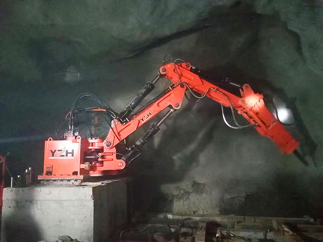 Pedestal Boom Rockbreaker rompe rocas en una mina subterránea de 500 metros