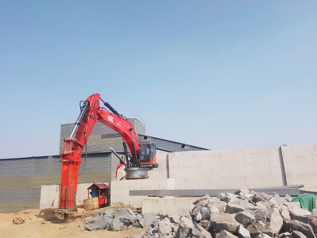 Sistema de Boom Rockbreaker fijo para la mina de hierro abiertos en Linyi City